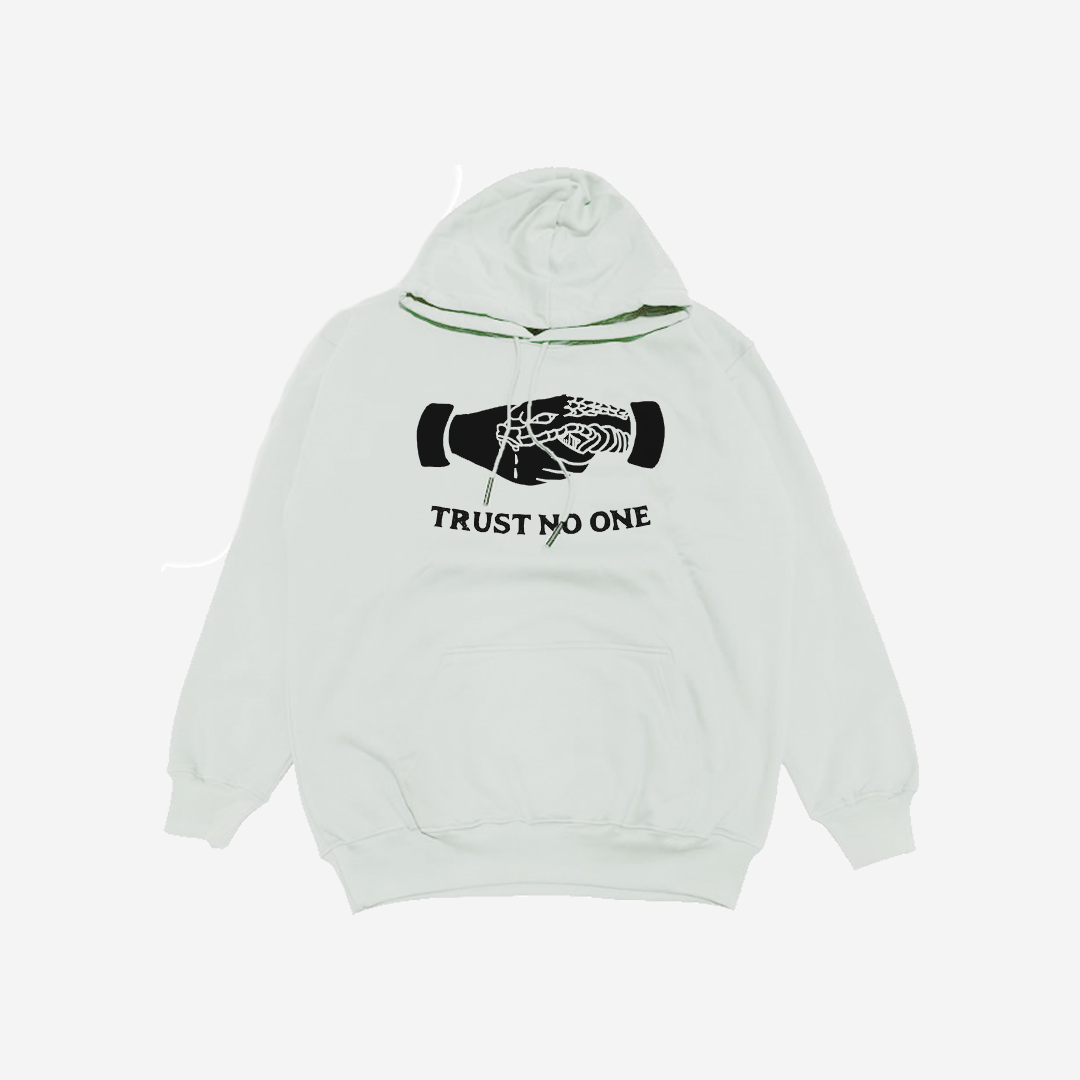 Polera Trust No One Handshake