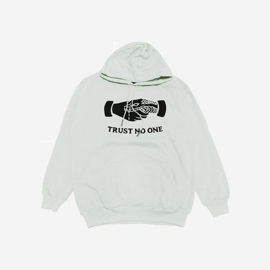 Polera Trust No One Handshake